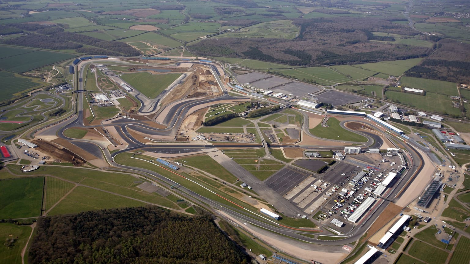 what-s-in-a-name-the-history-behind-silverstone-s-iconic-corners